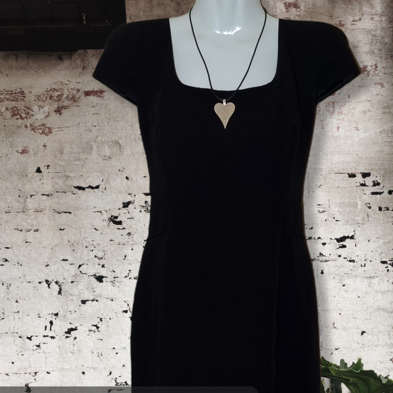 example of necklace on mannequin 